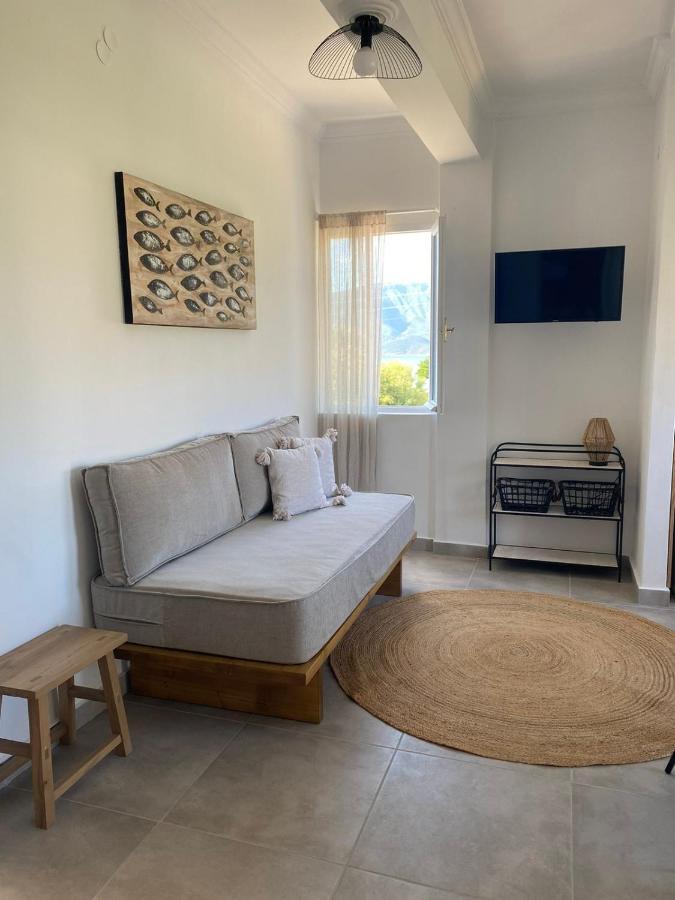 Thassa Beach Apartment No1 Leonidio Exterior photo