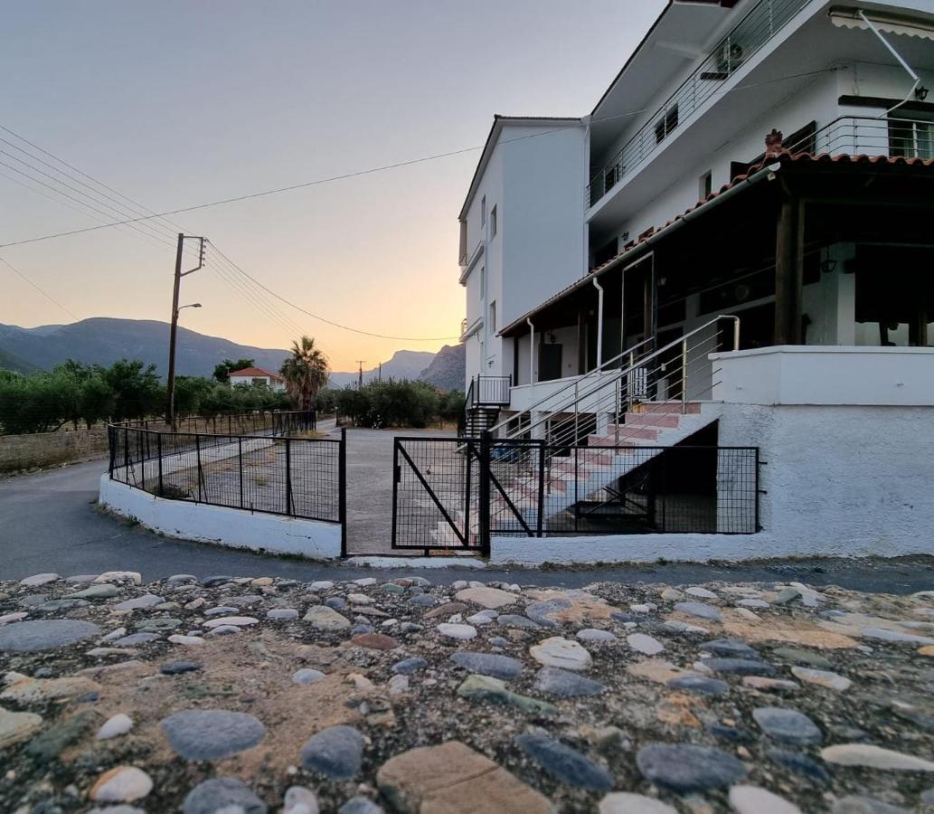 Thassa Beach Apartment No1 Leonidio Exterior photo